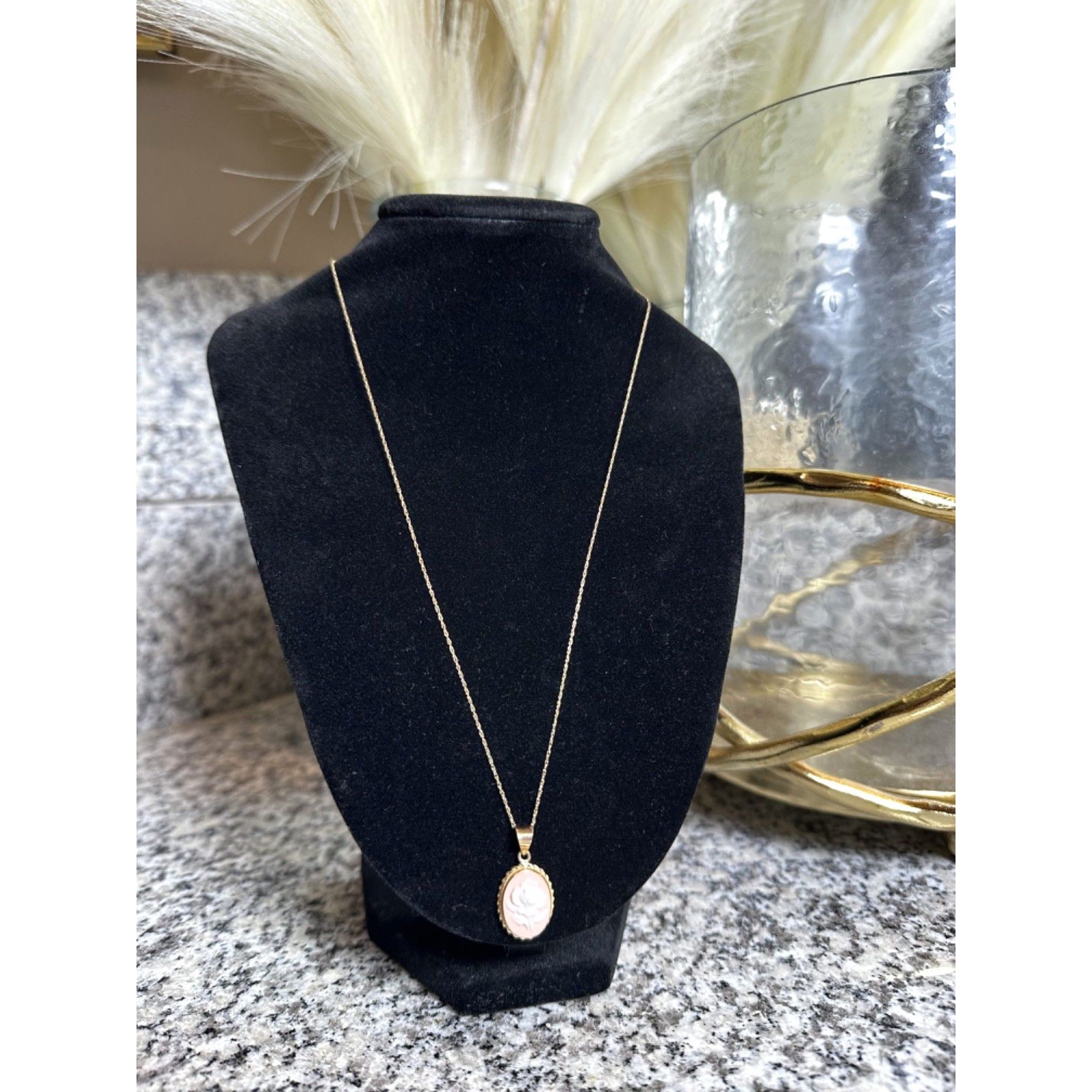 Vintage 10k Yellow Gold Pink Shell Flower Cameo Pendant Necklace 18" Chain